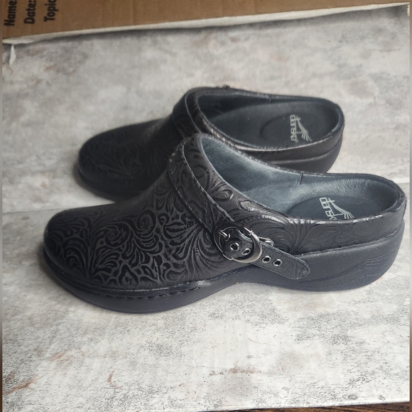Dansko Allison - Floral Embossed Tooled Leather Clog Mule - Black - 37 - Picture 3 of 9